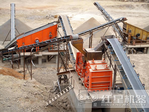 流動(dòng)石子加工機譜寫(xiě)移動(dòng)碎石新篇章