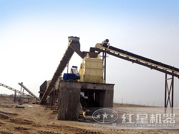 反擊式破碎機作業(yè)客戶(hù)現場(chǎng)