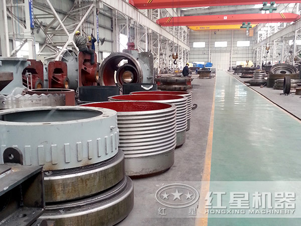 紅星圓錐破碎機生產(chǎn)車(chē)間
