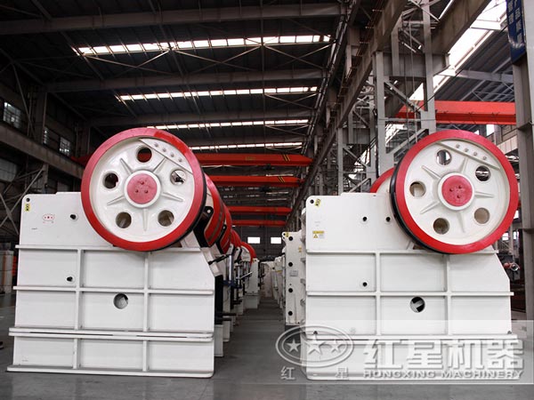 800噸大型鄂式碎石機多少錢(qián)一套