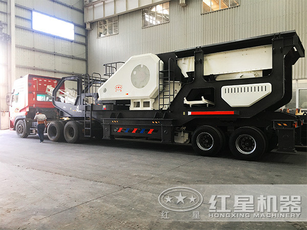 粉碎建筑渣土選用一部移動(dòng)破碎機就夠了