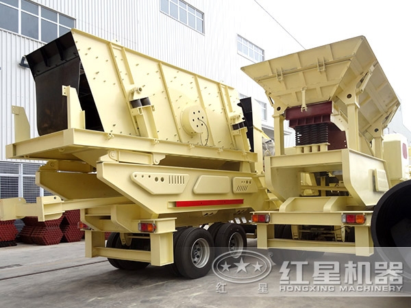 以配置篩分機為核心設備的河卵石車(chē)載流動(dòng)打石機