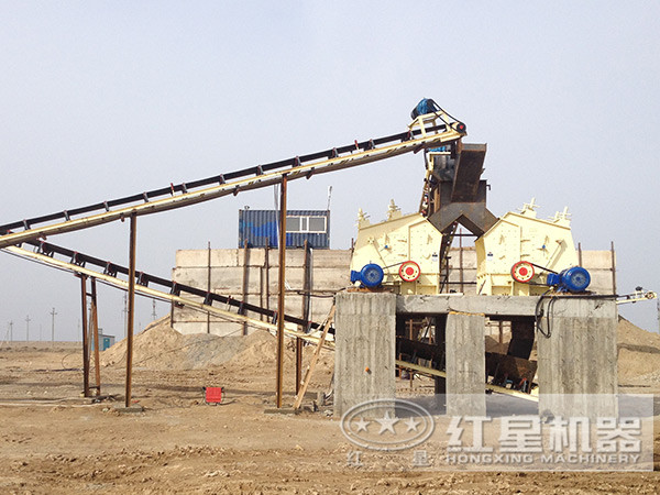 反擊式破碎機作業(yè)客戶(hù)現場(chǎng)