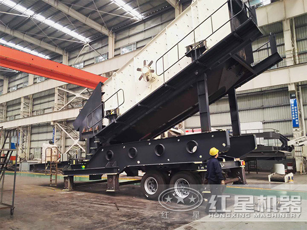 粗細骨料篩分，為什么大家都在用移動(dòng)砂石分篩機?