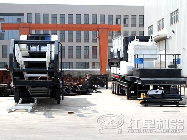 流動(dòng)汽車(chē)載式碾石機實(shí)拍圖