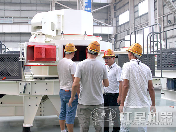 河南新鄉一砂石客戶(hù)來(lái)廠(chǎng)參觀(guān)考察