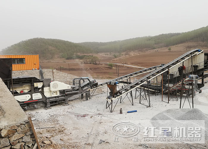 青石移動(dòng)碎石機生產(chǎn)線(xiàn)加工客戶(hù)現場(chǎng)