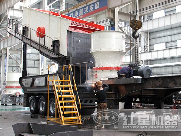 移動(dòng)碎石機