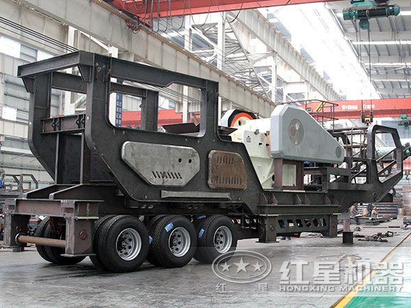 河南紅星移動(dòng)破碎設備生產(chǎn)車(chē)間