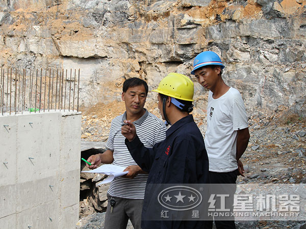 紅星技術(shù)工程師現場(chǎng)指導客戶(hù)