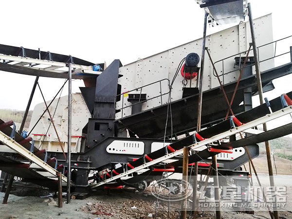 湖南移動(dòng)石子破碎站破碎現場(chǎng)
