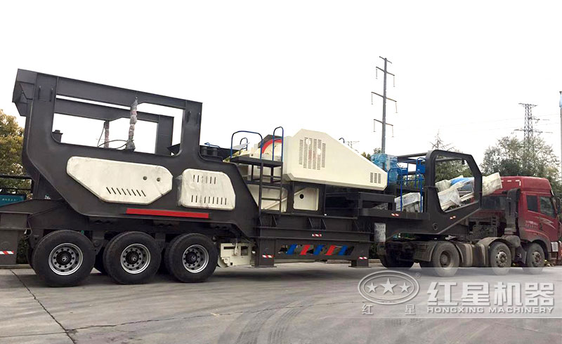 移動(dòng)石頭粉碎機發(fā)貨現場(chǎng)