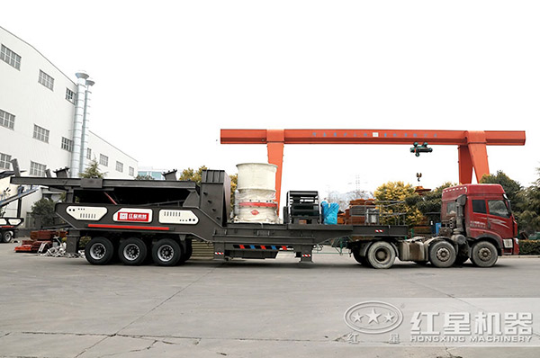 時(shí)產(chǎn)300噸石料流動(dòng)圓錐磕石機裝車(chē)發(fā)貨