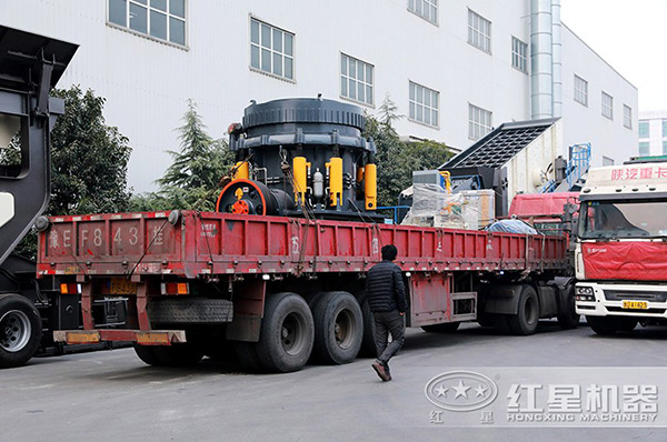 紅星打石機設備發(fā)往中碎場(chǎng)地