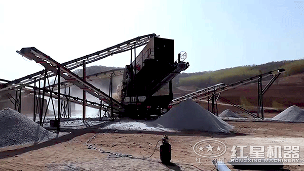 柴油小型流動(dòng)石子破碎機價(jià)格多少錢(qián)？產(chǎn)量是多少？