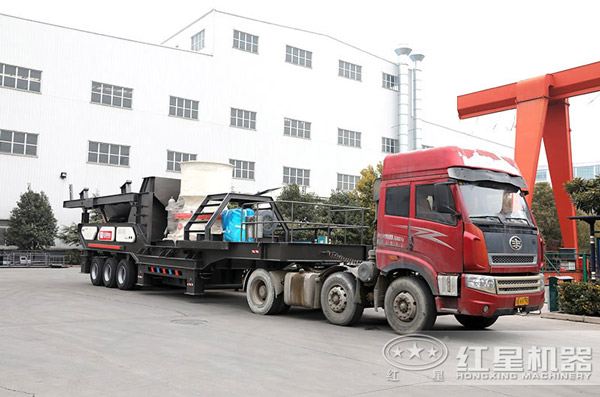 小型車(chē)式流動(dòng)石子粉碎機商家發(fā)貨現場(chǎng)