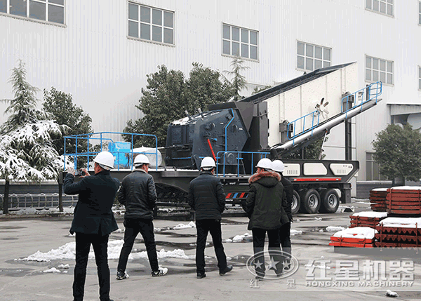 技術(shù)經(jīng)理陪同山西用戶(hù)考察設備