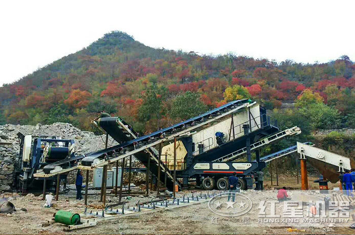河南焦作采石場(chǎng)移動(dòng)破碎生產(chǎn)現場(chǎng)