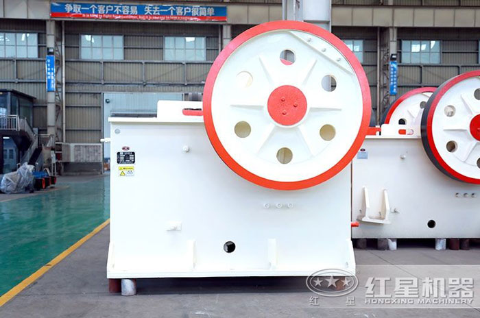 從破碎石頭到洗沙需要用幾套設備？全套配置下來(lái)多少錢(qián)？