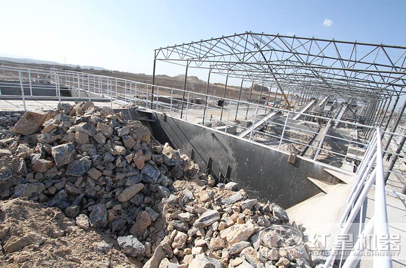 大型石料廠(chǎng)源源不斷地為市場(chǎng)輸入優(yōu)質(zhì)砂石骨料