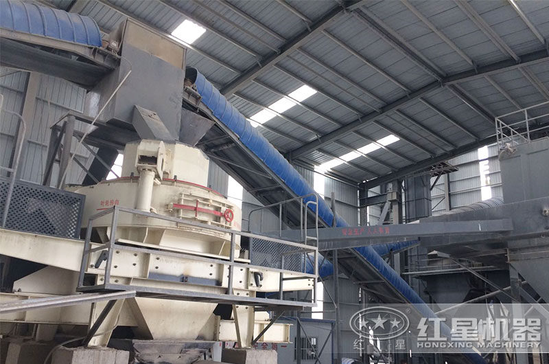 密封輸送的環(huán)保制砂現場(chǎng)