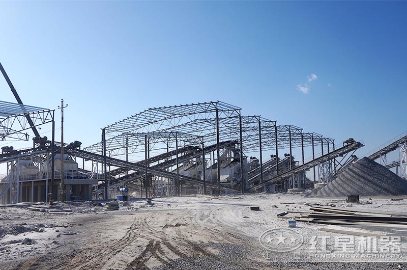 大型反擊鵝卵石破碎現場(chǎng)