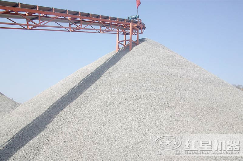 大規模礦山機械破碎機今天啟程，請注意接收！