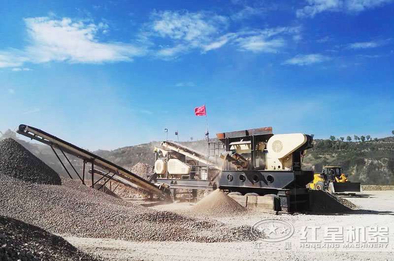 移動(dòng)制砂生產(chǎn)現場(chǎng)