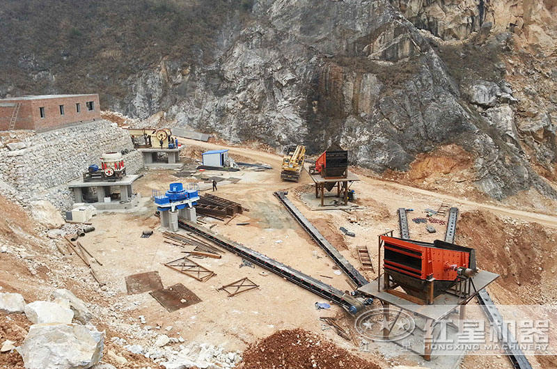 紅星技術(shù)人員現場(chǎng)指導山西用戶(hù)安裝制砂生產(chǎn)線(xiàn)