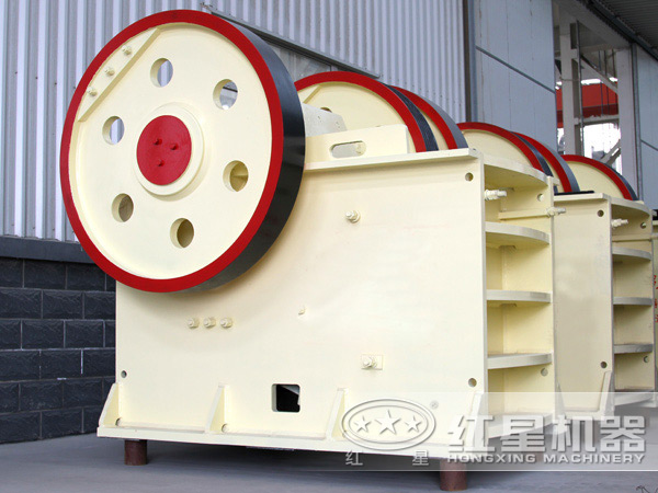河南河卵石顎式破碎機—節能環(huán)保性能好