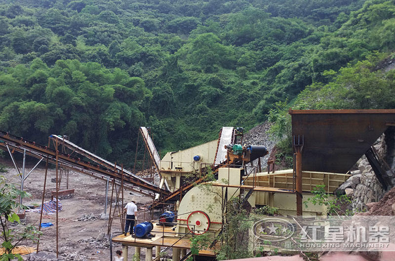 重錘破設備作業(yè)加工現場(chǎng)