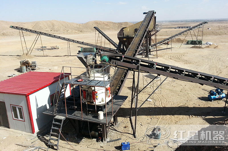 花崗巖破碎生產(chǎn)線(xiàn)安裝現場(chǎng)