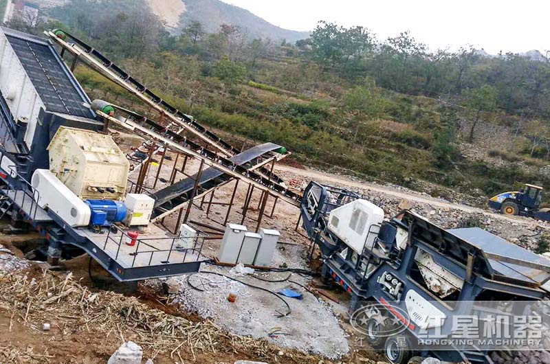 時(shí)產(chǎn)200噸青石移動(dòng)破碎生產(chǎn)線(xiàn)現場(chǎng)