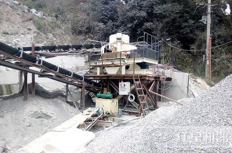 固定式石頭碎沙機作業(yè)現場(chǎng)