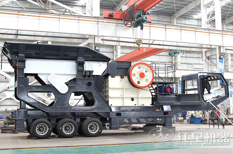 輪胎顎式移動(dòng)磕石機