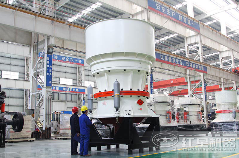 SC560單缸圓錐破碎機生產(chǎn)工人正在確認數據