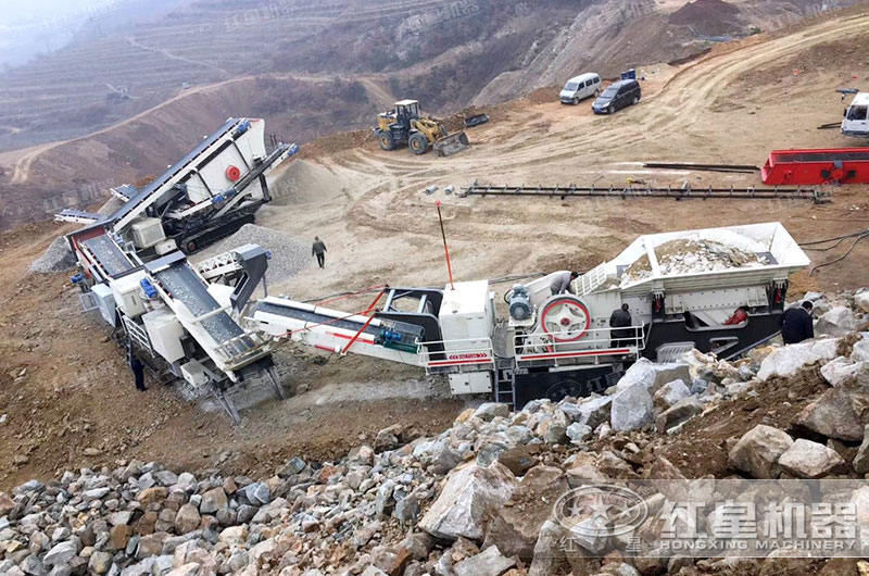 無(wú)聲無(wú)塵大型移動(dòng)石子破碎機生產(chǎn)現場(chǎng)