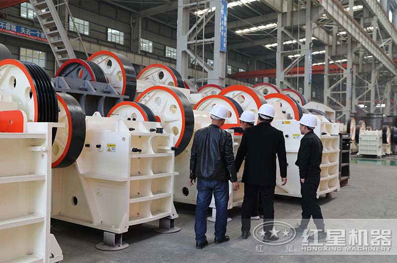 內蒙時(shí)產(chǎn)150噸青石破碎生產(chǎn)線(xiàn)安裝完成，看看生產(chǎn)效果如何