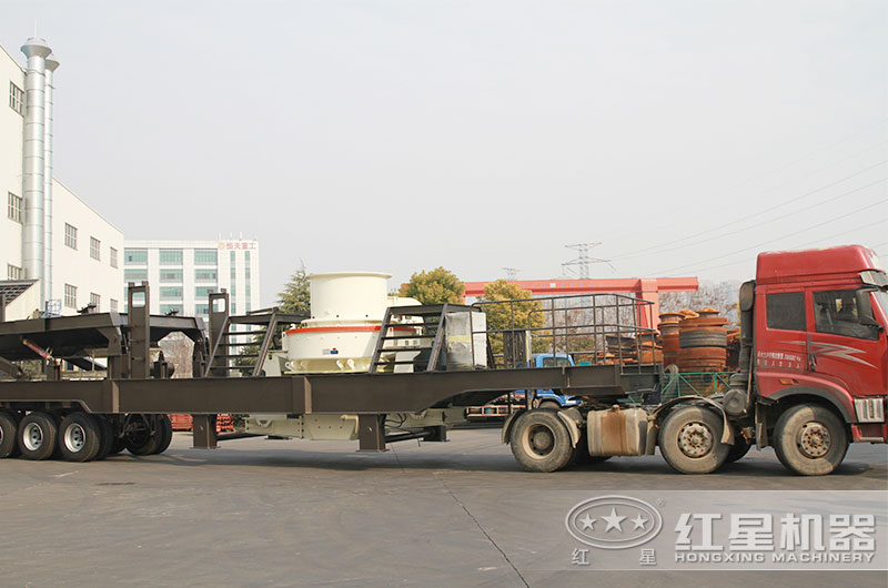移動(dòng)制砂機掛上車(chē)頭就可以開(kāi)往制砂現場(chǎng)了
