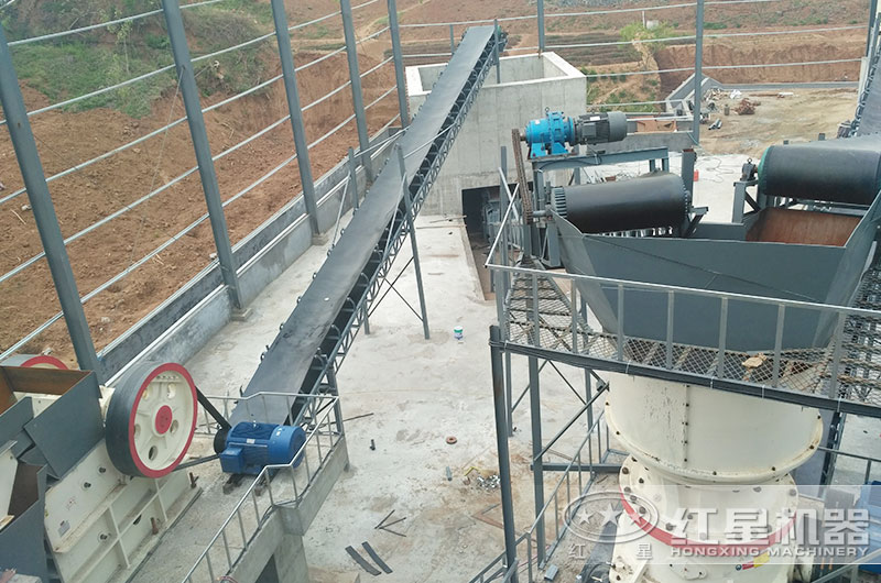 鄂式破碎機與圓錐破碎機組成的碎石生產(chǎn)線(xiàn)已經(jīng)安裝好