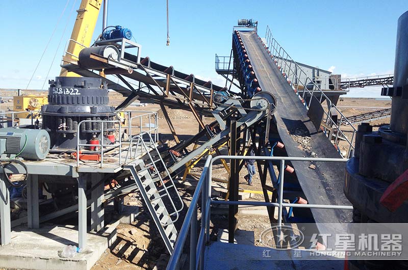 石灰石破碎生產(chǎn)線(xiàn)客戶(hù)現場(chǎng)一