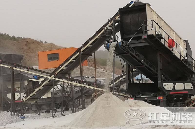 重慶新型車(chē)載可移動(dòng)篩砂機生產(chǎn)現場(chǎng)