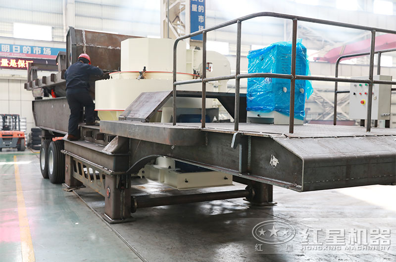 移動(dòng)制砂機生產(chǎn)車(chē)間