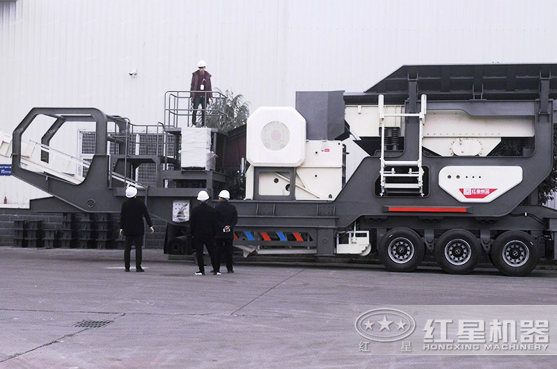 湖北荊門(mén)用戶(hù)來(lái)廠(chǎng)考察建筑垃圾移動(dòng)破碎站