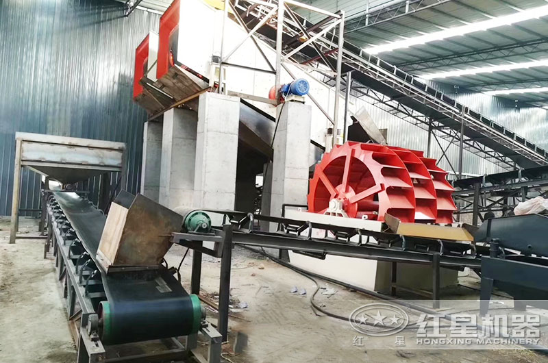 河南客戶(hù)輪式洗砂機工作現場(chǎng)