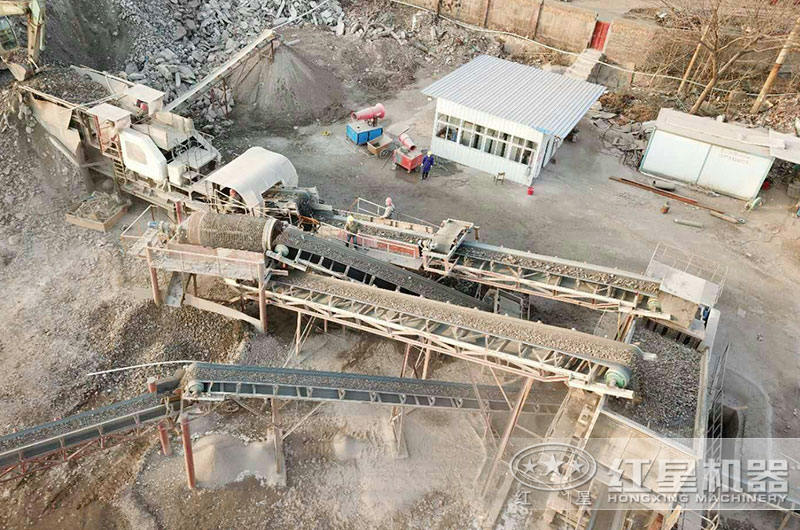 湖南建筑垃圾粉碎生產(chǎn)現場(chǎng)