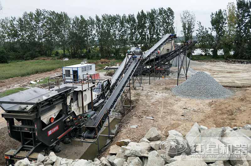 汽車(chē)破碎機作業(yè)現場(chǎng)