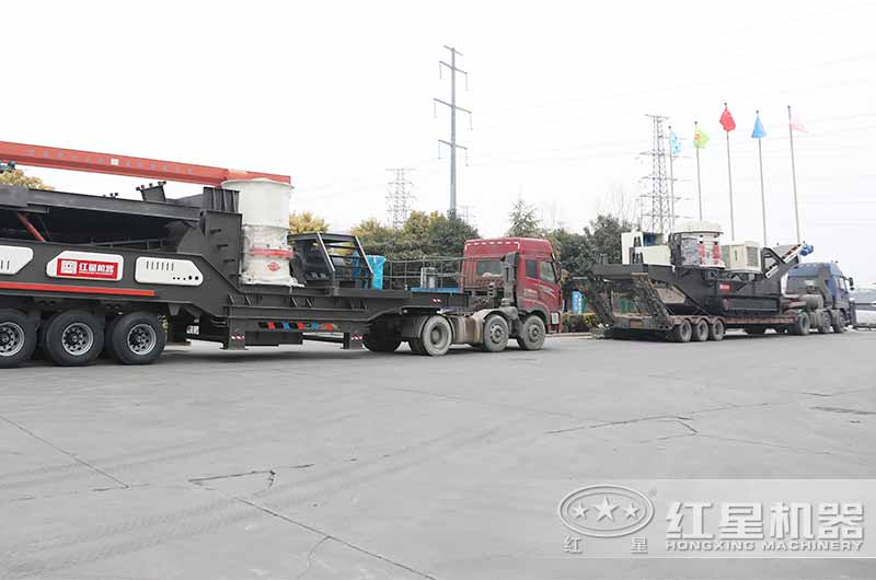 礦用移動(dòng)石塊破碎機陸續發(fā)貨