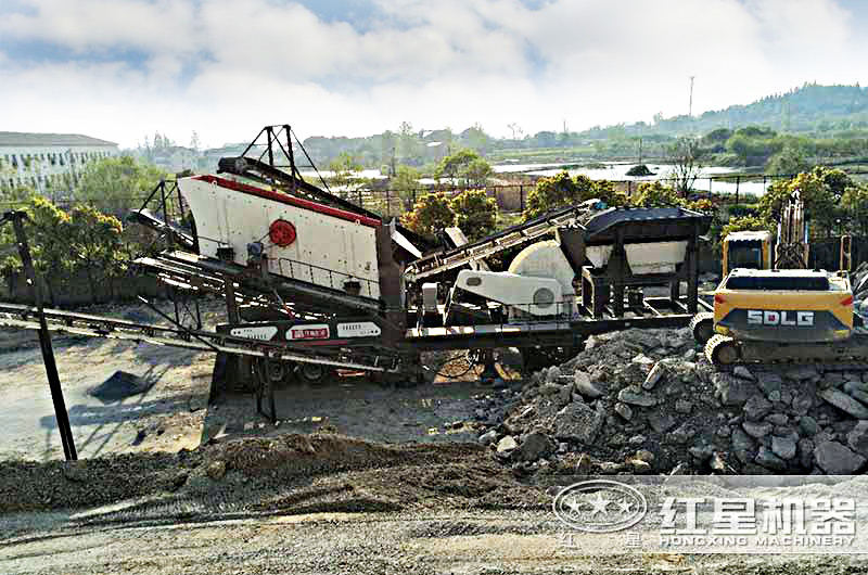 煤炭移動(dòng)式破碎生產(chǎn)現場(chǎng)
