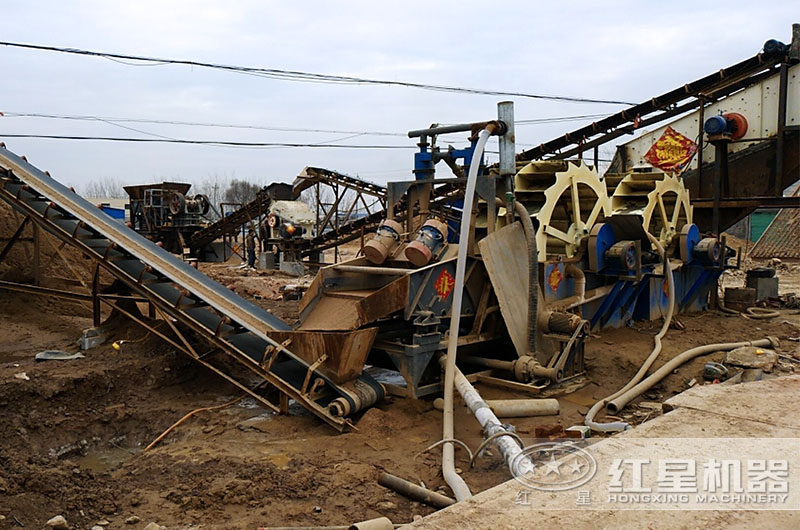 價(jià)格實(shí)惠的紅星移動(dòng)沙子破碎機現場(chǎng)